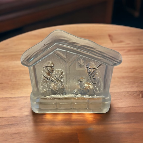 Christmas Around the World Frosted Glass Nativity Scene Tealight Display - Picture 1 of 6